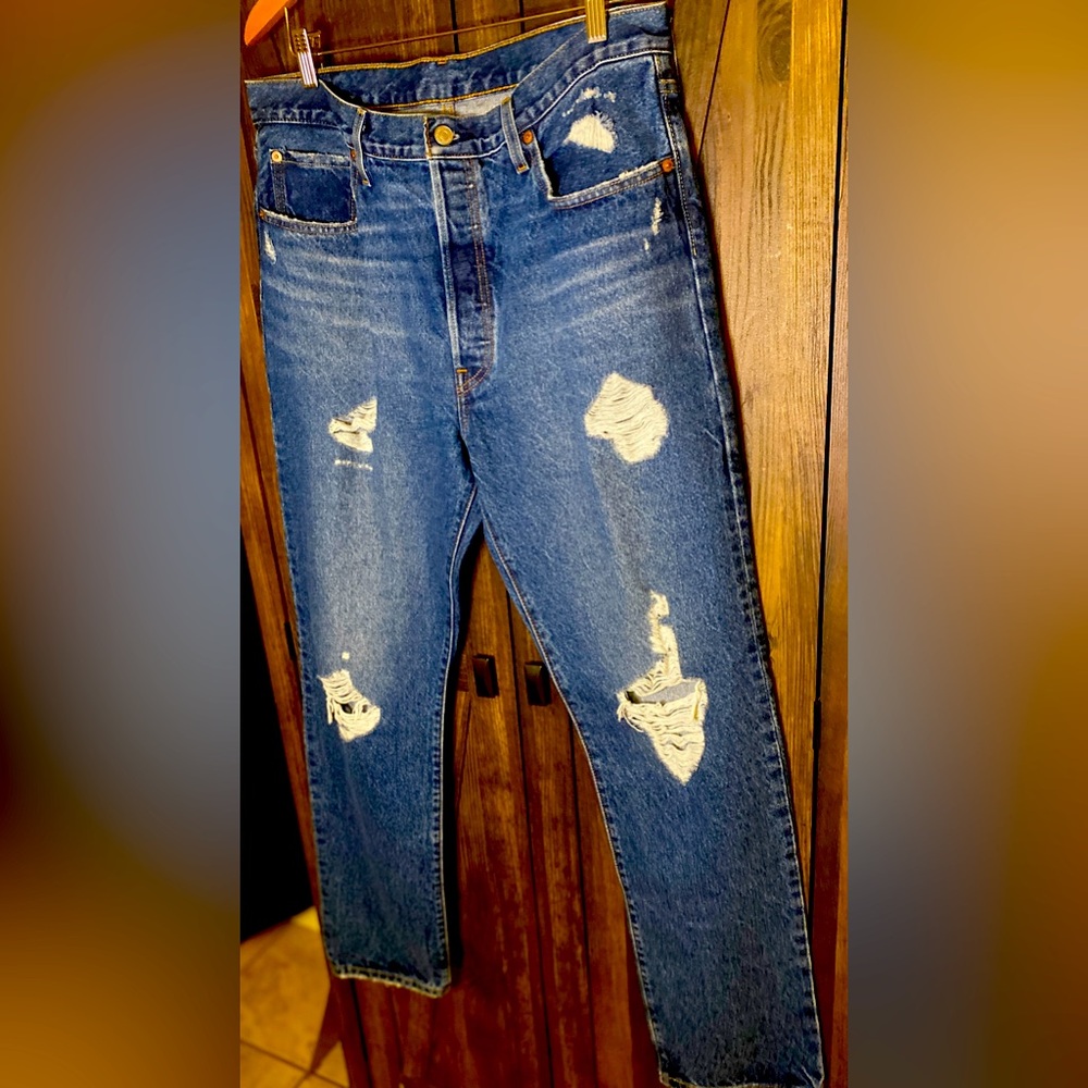 Levi 501 Distressed Jeans